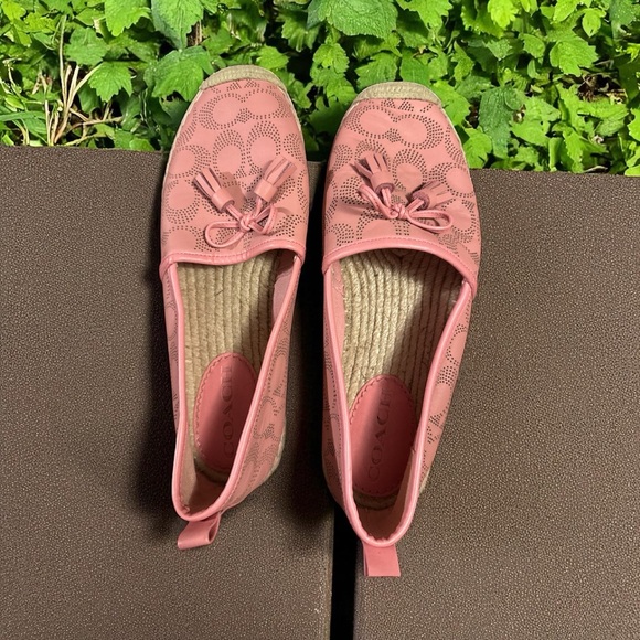 Coach Women's coral Espadrille Flats. 8.5 - Picture 5 of 8